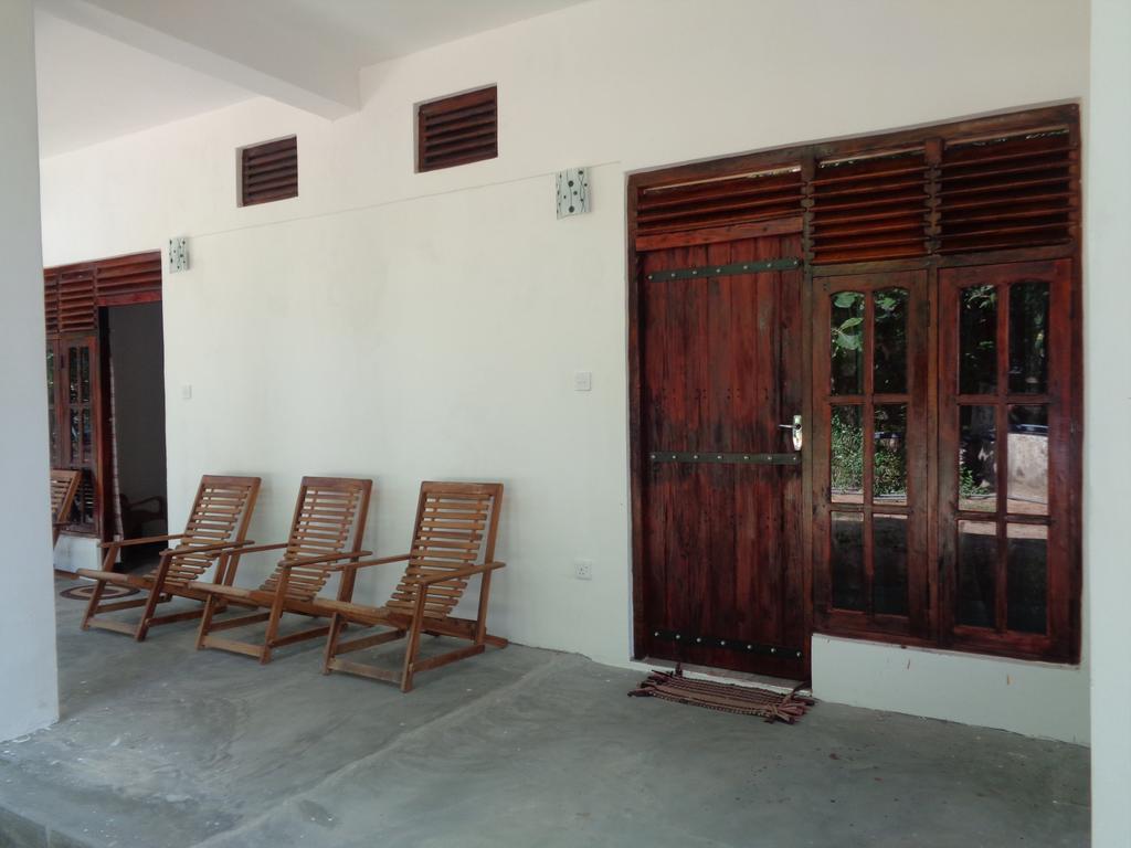 Jayaru Guest House Полоннарува Екстер'єр фото