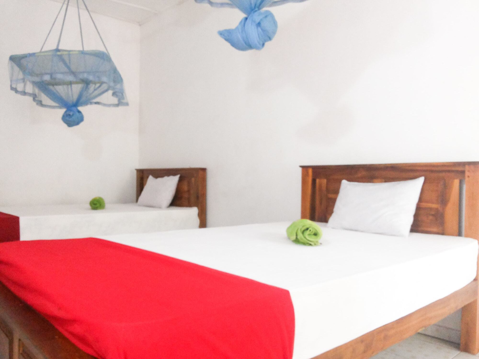 Jayaru Guest House Полоннарува Екстер'єр фото